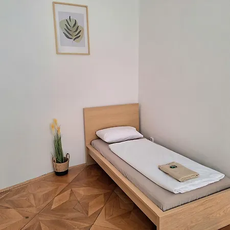 Paula - Old Town Apartment *