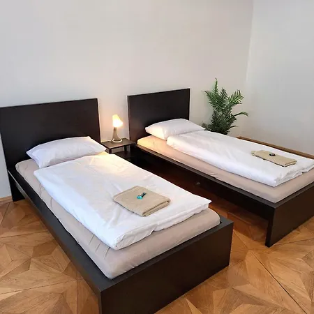 Paula - Old Town Apartment *